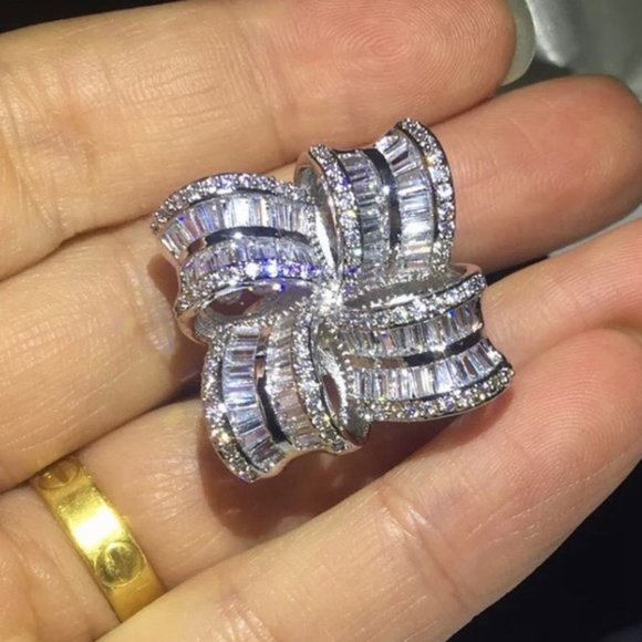 NEW 6.7 CT Silver Baguette Round Diamond Ring - Picture 2 of 6